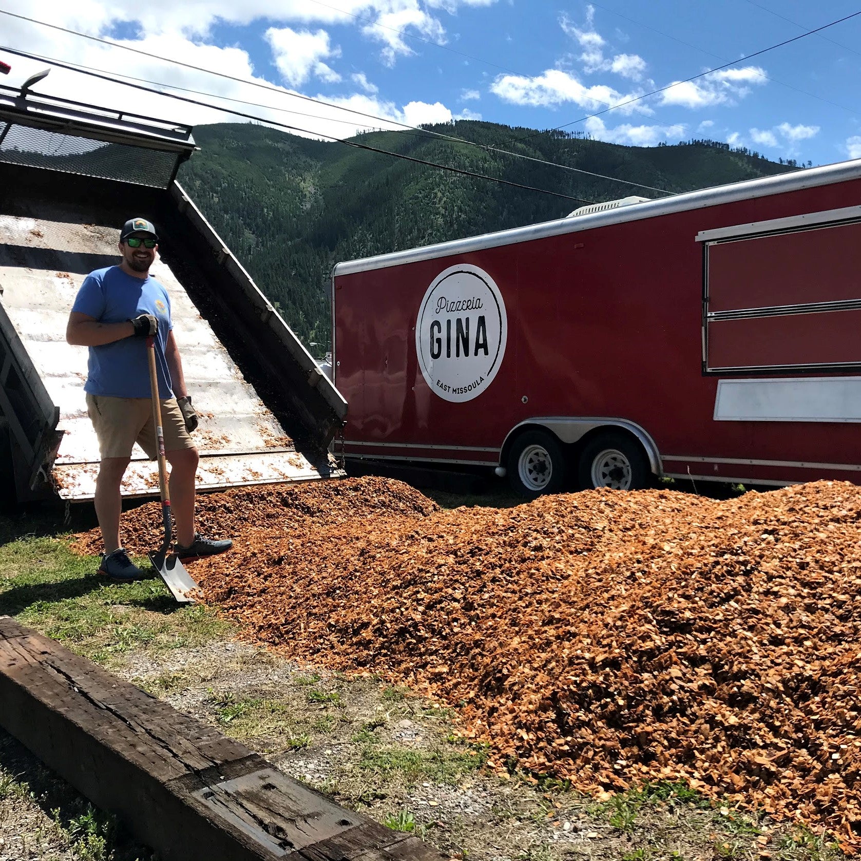 Cedar Mulch delivered to pizza food cart in East Missoula